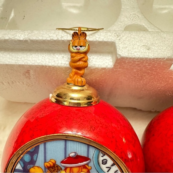 Vintage Bradford Exchange Garfield Heirloom Porcelain Ornament Collection - Picture 4 of 8